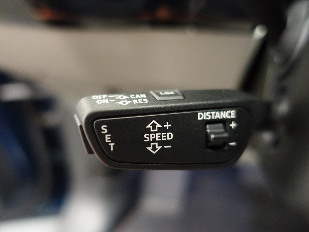 
Audi e-tron e-tron 55 Quattro advanced Pro Line Plus 95 kWh Audi exclusive interior, Massage stoelen, Panodak, Stoelventilatie, Camera spiegels vol									