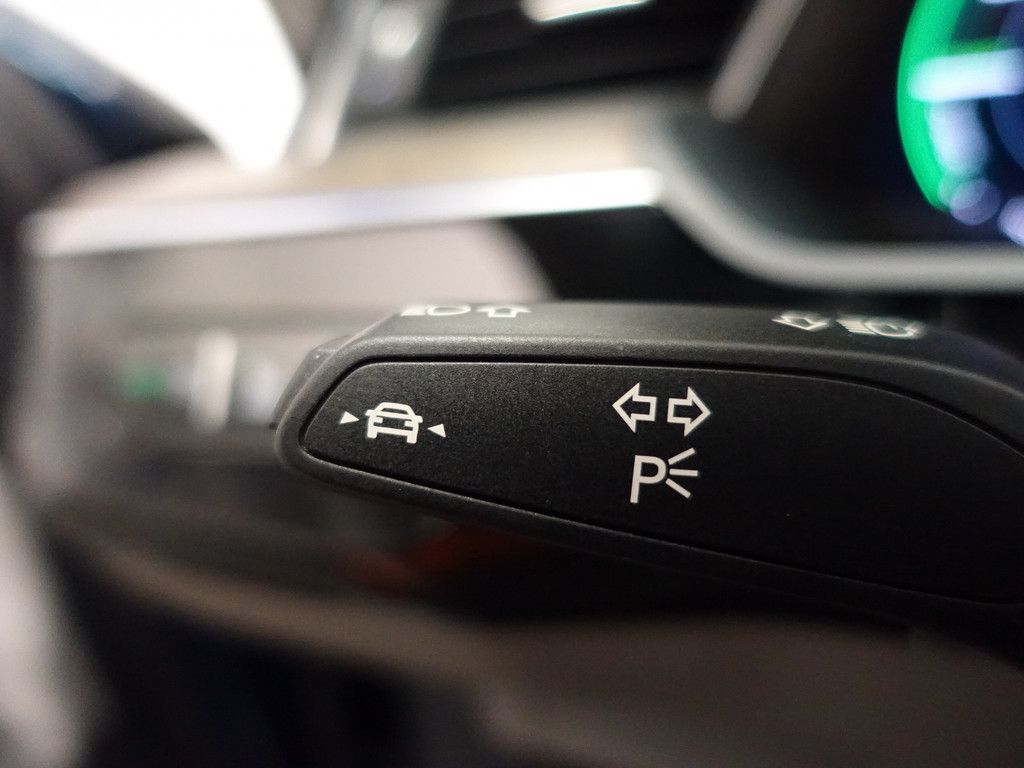 
Audi e-tron e-tron 55 Quattro advanced Pro Line Plus 95 kWh Audi exclusive interior, Massage stoelen, Panodak, Stoelventilatie, Camera spiegels vol									