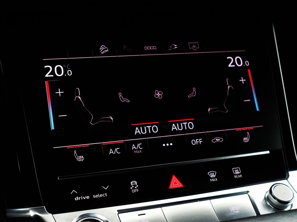 
								Audi e-tron 55 quattro Business edition Plus 95 kWh 2x Laadpoort, Panoramadak, Memory, Carplay, Leder Sport Interieur, Sfeerverlichting vol									