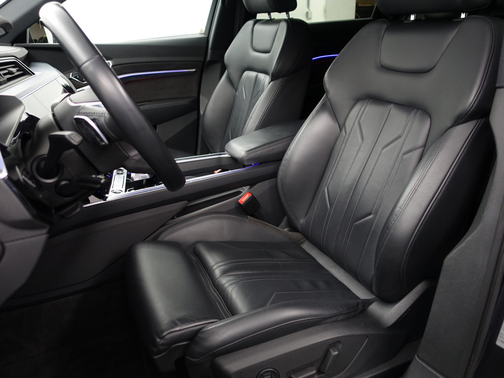 
								Audi e-tron 55 quattro Business edition Plus 95 kWh 2x Laadpoort, Panoramadak, Memory, Carplay, Leder Sport Interieur, Sfeerverlichting vol									