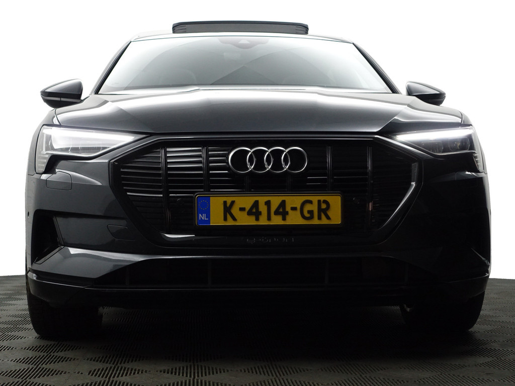 
								Audi e-tron 55 quattro Business edition Plus 95 kWh 2x Laadpoort, Panoramadak, Memory, Carplay, Leder Sport Interieur, Sfeerverlichting vol									
