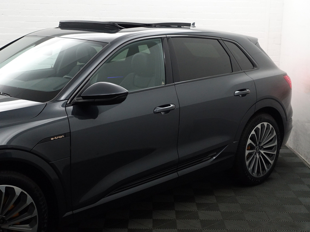 
								Audi e-tron 55 quattro Business edition Plus 95 kWh 2x Laadpoort, Panoramadak, Memory, Carplay, Leder Sport Interieur, Sfeerverlichting vol									