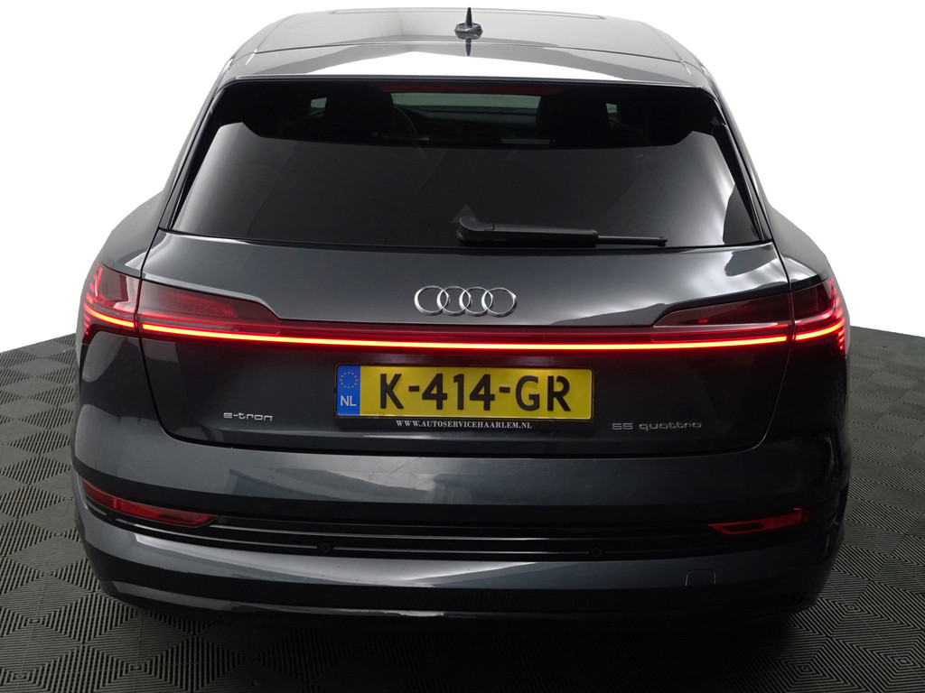 
								Audi e-tron 55 quattro Business edition Plus 95 kWh 2x Laadpoort, Panoramadak, Memory, Carplay, Leder Sport Interieur, Sfeerverlichting vol									