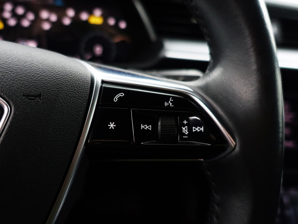 
Audi e-tron e-tron 55 Quattro advanced Pro Line Plus 95 kWh- Night Vision, Bang Olufsen, Camera Spiegels, 360 Camera, Head Up, Memory vol									