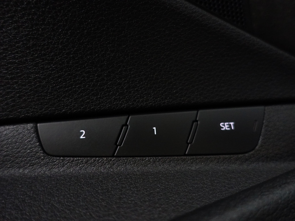 
Audi e-tron e-tron 55 Quattro advanced Pro Line Plus 95 kWh- Night Vision, Bang Olufsen, Camera Spiegels, 360 Camera, Head Up, Memory vol									