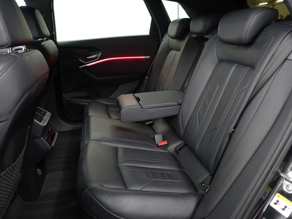 
Audi e-tron e-tron 55 Quattro advanced Pro Line Plus 95 kWh- Night Vision, Bang Olufsen, Camera Spiegels, 360 Camera, Head Up, Memory vol									