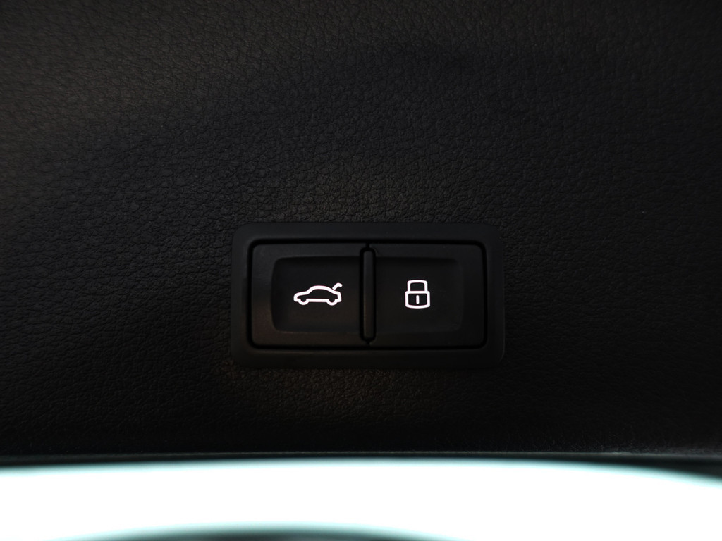 
Audi e-tron e-tron 55 Quattro advanced Pro Line Plus 95 kWh- Night Vision, Bang Olufsen, Camera Spiegels, 360 Camera, Head Up, Memory vol									