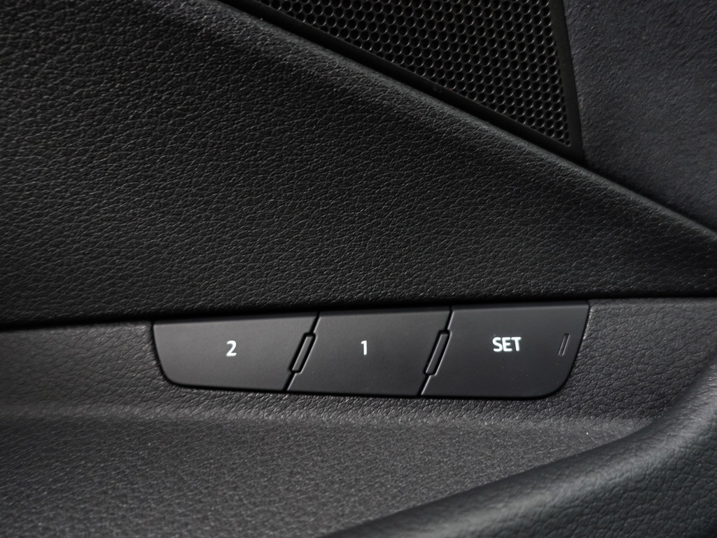 
Audi e-tron Sportback 55 quattro S Competition 95 kWh Aut- Design Leder, Bang Olufsen, Panodak, Memory Seats, Sfeerverlichting, Ada Cruise vol									