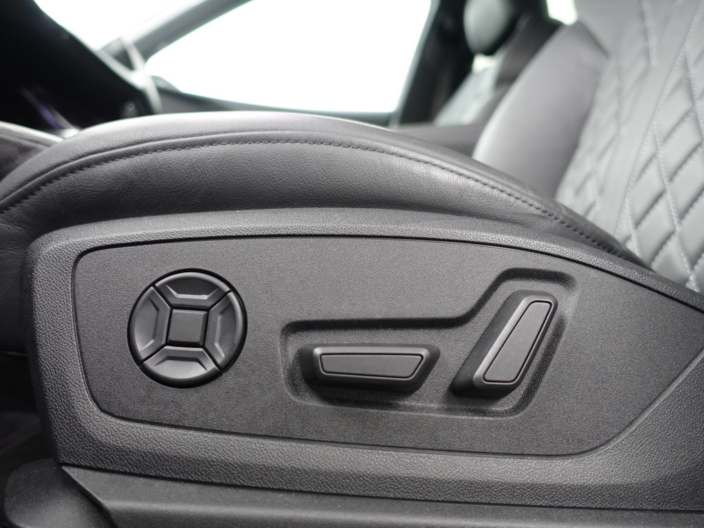 
Audi e-tron Sportback 55 quattro S Competition 95 kWh Aut- Design Leder, Bang Olufsen, Panodak, Memory Seats, Sfeerverlichting, Ada Cruise vol									