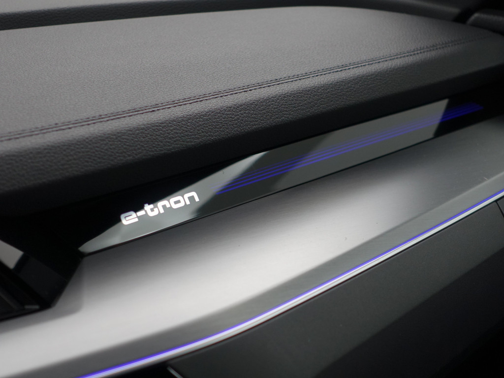 
Audi e-tron Sportback 55 quattro S Competition 95 kWh- Bang Olufsen, 2x Laadpoort, Design Leder, Head Up, Luchtvering Panodak vol									