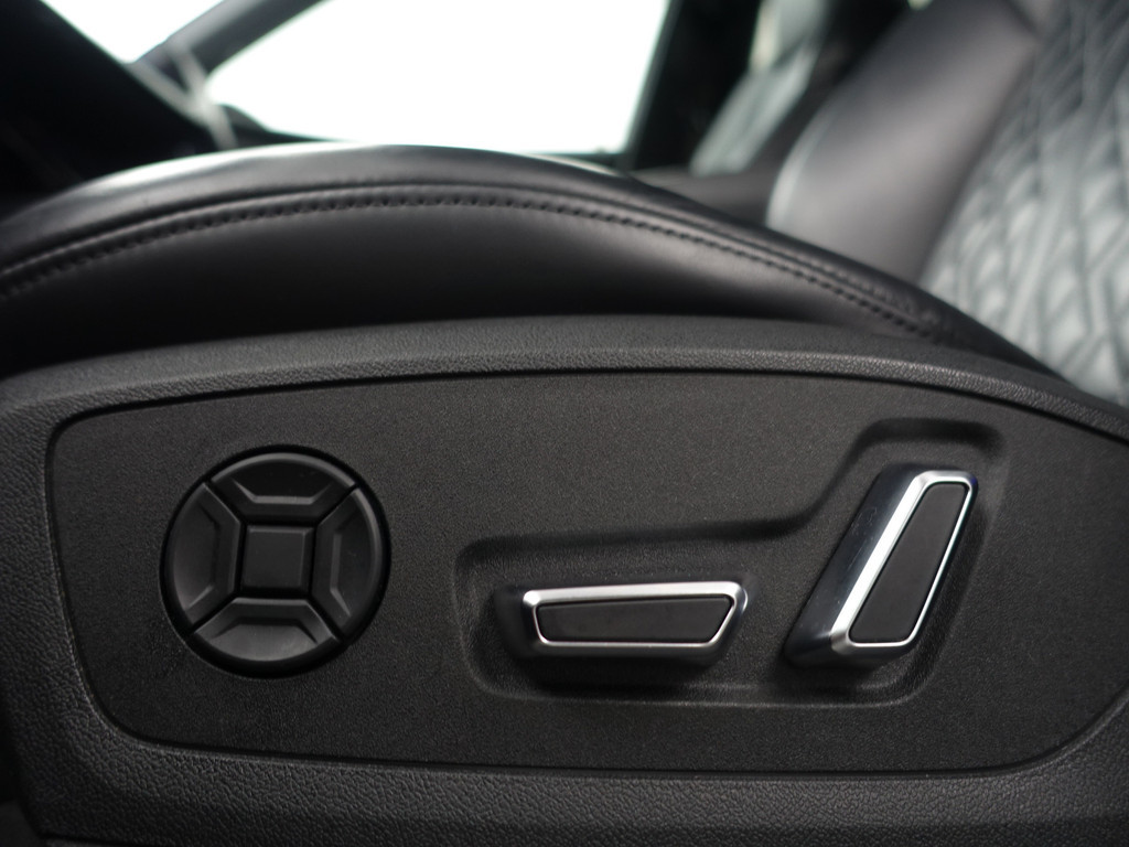 
Audi e-tron Sportback 55 quattro S Competition 95 kWh- Bang Olufsen, 2x Laadpoort, Design Leder, Head Up, Luchtvering Panodak vol									