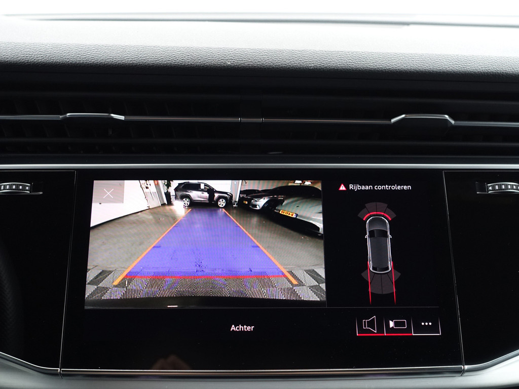 
								Audi Q8 55 TFSI e Quattro S Competition Aut- Panoramadak, Design Leder, Bang Olufsen, Head Up, Sfeerverlichting, Memory, CarPlay vol									