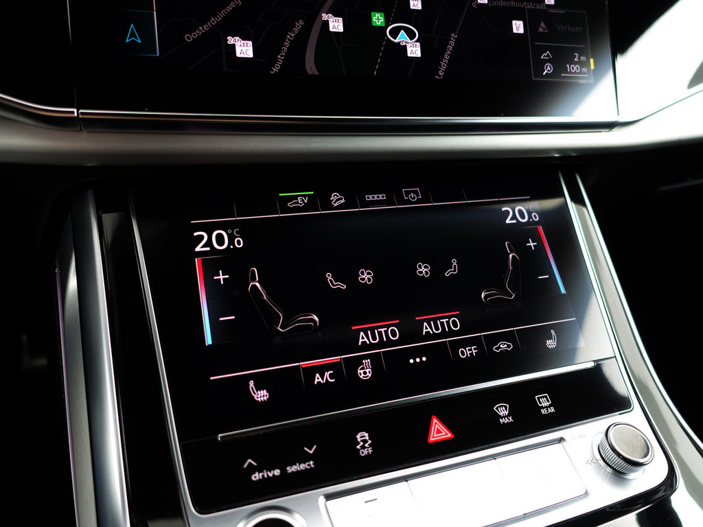 
								Audi Q8 55 TFSI e Quattro S Competition Aut- Panoramadak, Design Leder, Bang Olufsen, Head Up, Sfeerverlichting, Memory, CarPlay vol									