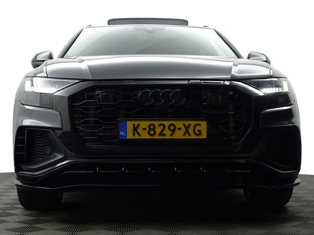 
								Audi Q8 55 TFSI e Quattro S Competition Aut- Panoramadak, Design Leder, Bang Olufsen, Head Up, Sfeerverlichting, Memory, CarPlay vol									