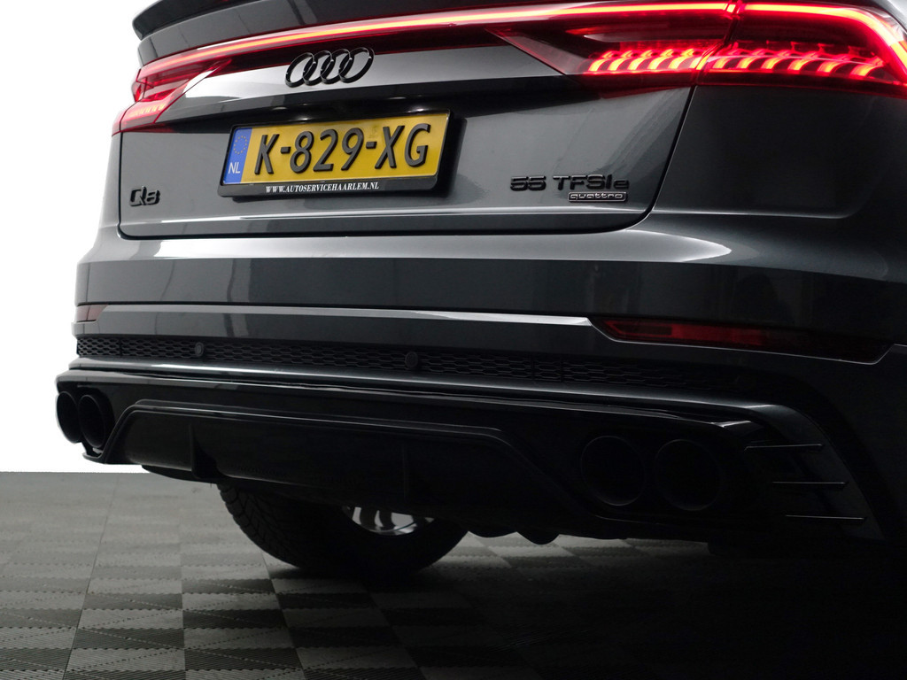 
								Audi Q8 55 TFSI e Quattro S Competition Aut- Panoramadak, Design Leder, Bang Olufsen, Head Up, Sfeerverlichting, Memory, CarPlay vol									