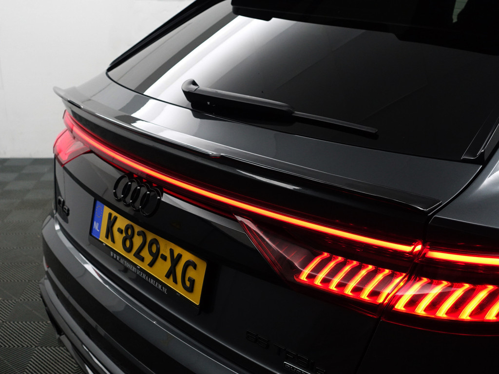 
								Audi Q8 55 TFSI e Quattro S Competition Aut- Panoramadak, Design Leder, Bang Olufsen, Head Up, Sfeerverlichting, Memory, CarPlay vol									