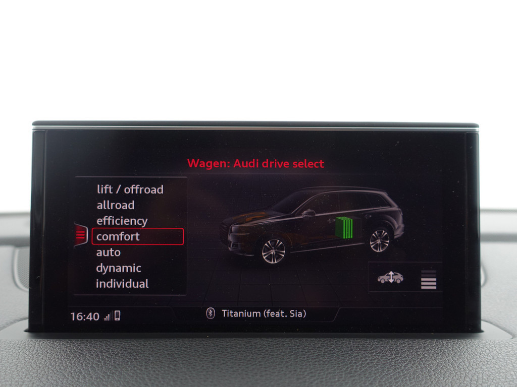 
Audi Q7 3.0 TDI e-tron Quattro S-line Premium Aut- Panoramadak, Xenon Led, Matrix, Bose Audio, Memory, Head Up vol									
