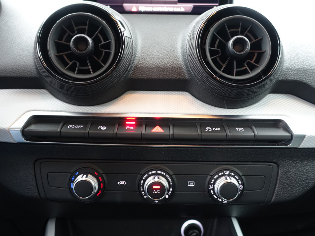 
Audi Q2 1.6 TDI S-line Black Optic Park Assist, Clima, Park Pilot, Cruise, Led vol									