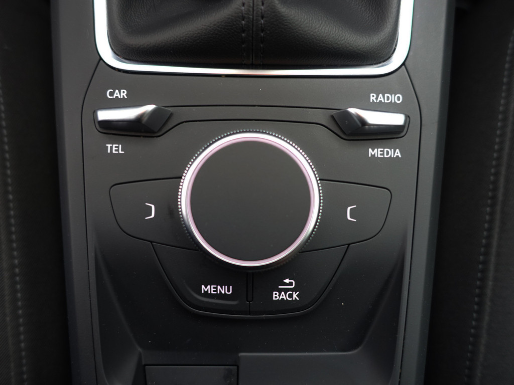 
Audi Q2 1.6 TDI S-line Black Optic Park Assist, Clima, Park Pilot, Cruise, Led vol									