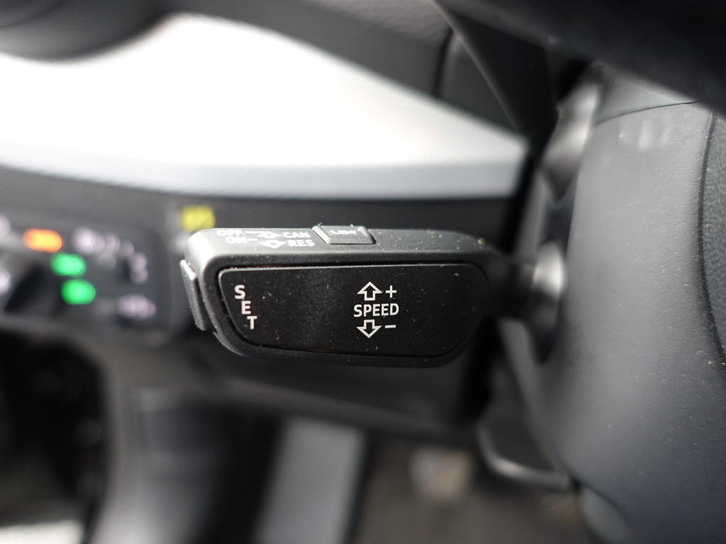 
Audi Q2 1.6 TDI S-line Black Optic Park Assist, Clima, Park Pilot, Cruise, Led vol									