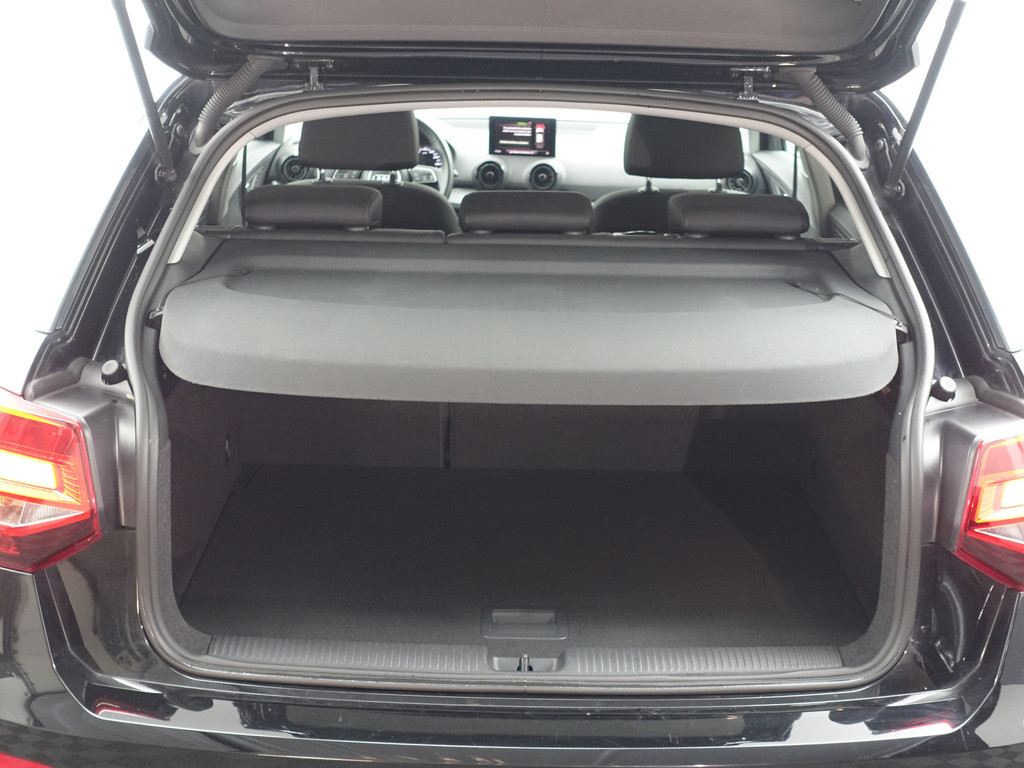 
Audi Q2 1.6 TDI S-line Black Optic Park Assist, Clima, Park Pilot, Cruise, Led vol									