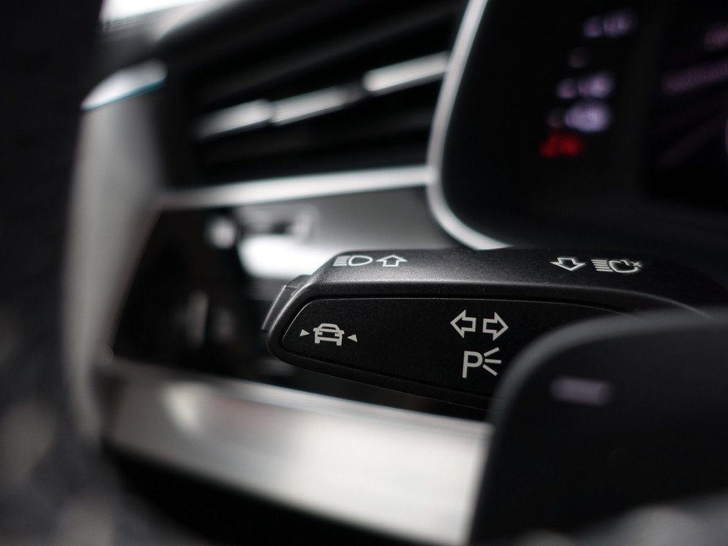 
Audi Q7 60 TFSI e Quattro S Competition- Design Leder, Luchtvering, Sfeerverlichting, Panoramadak, Bose audio, Memory vol									