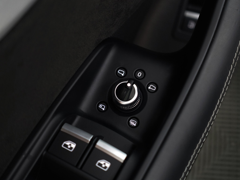 
Audi Q7 60 TFSI e Quattro S Competition- Design Leder, Luchtvering, Sfeerverlichting, Panoramadak, Bose audio, Memory vol									