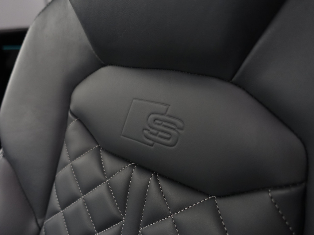 
Audi Q7 60 TFSI e Quattro S Competition- Design Leder, Luchtvering, Sfeerverlichting, Panoramadak, Bose audio, Memory vol									