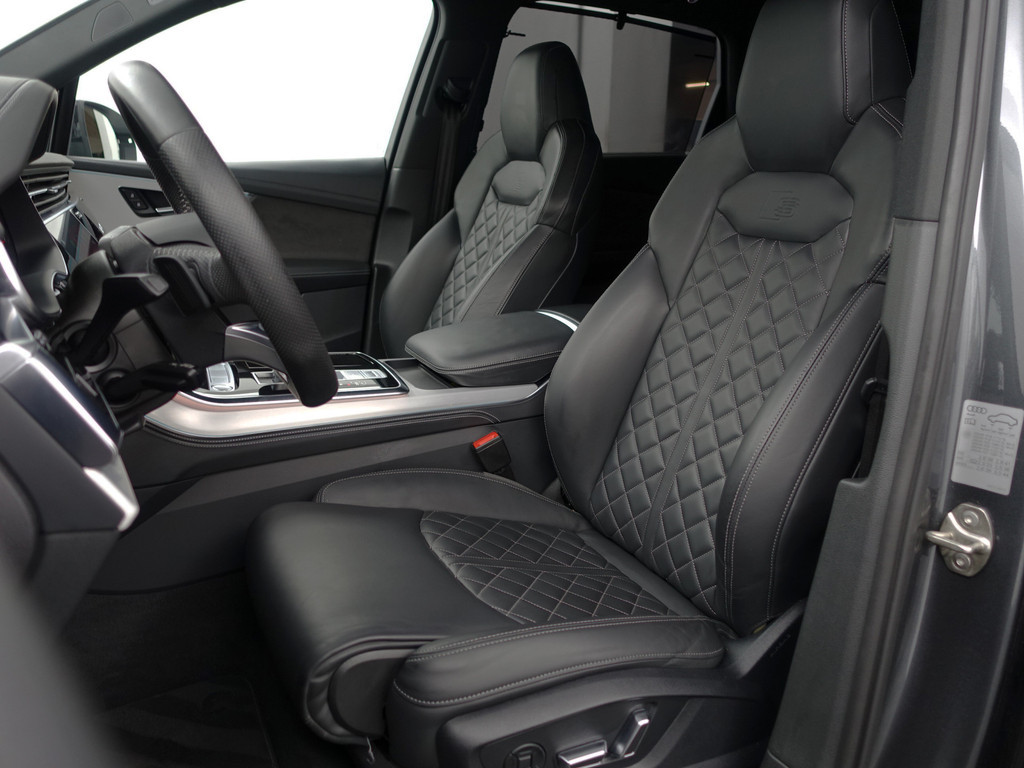 
Audi Q7 60 TFSI e Quattro S Competition- Design Leder, Luchtvering, Sfeerverlichting, Panoramadak, Bose audio, Memory vol									
