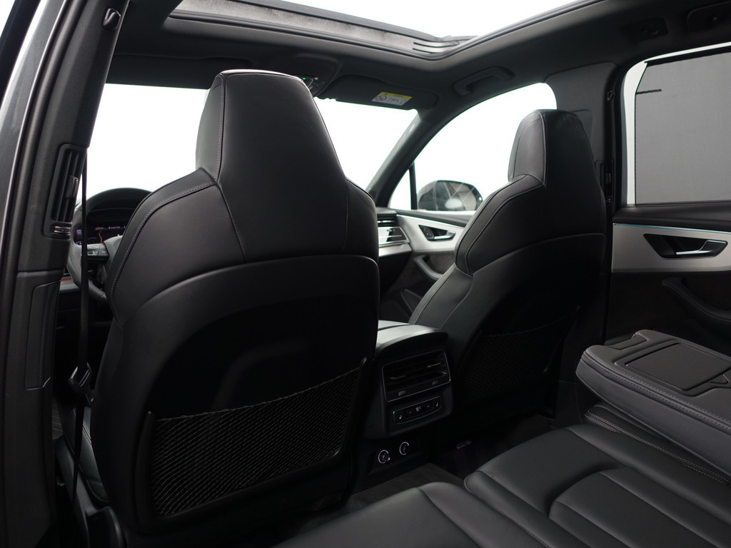 
Audi Q7 60 TFSI e Quattro S Competition- Design Leder, Luchtvering, Sfeerverlichting, Panoramadak, Bose audio, Memory vol									