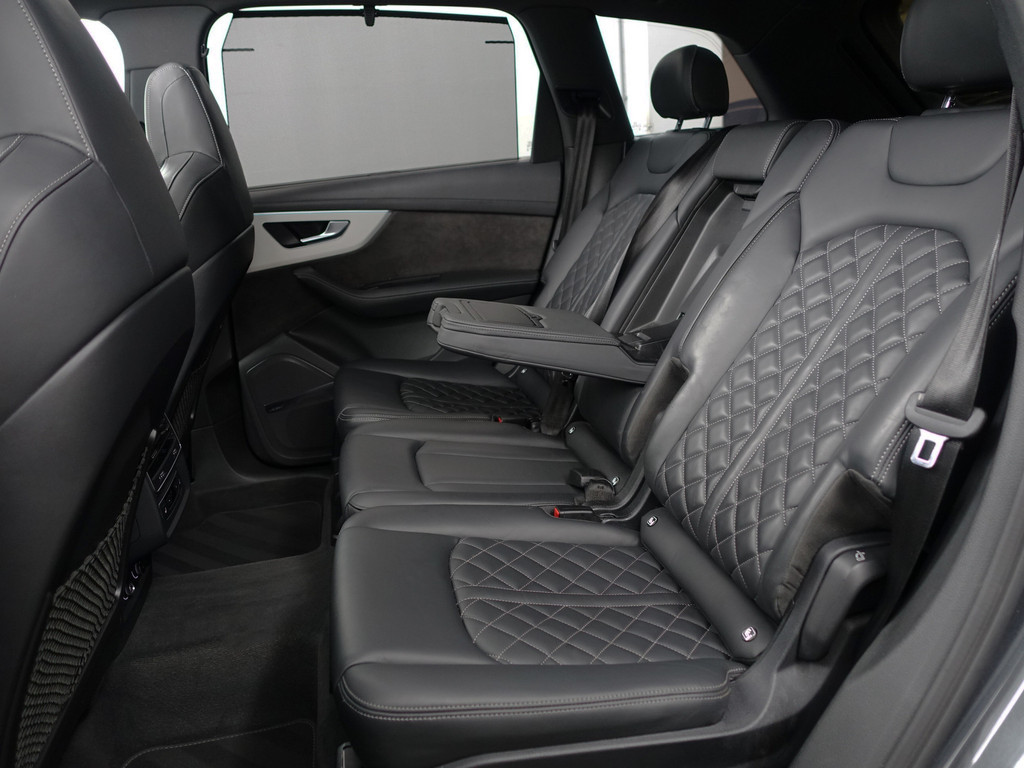 
Audi Q7 60 TFSI e Quattro S Competition- Design Leder, Luchtvering, Sfeerverlichting, Panoramadak, Bose audio, Memory vol									