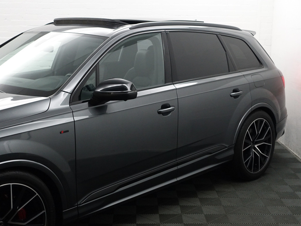 
Audi Q7 60 TFSI e Quattro S Competition- Design Leder, Luchtvering, Sfeerverlichting, Panoramadak, Bose audio, Memory vol									