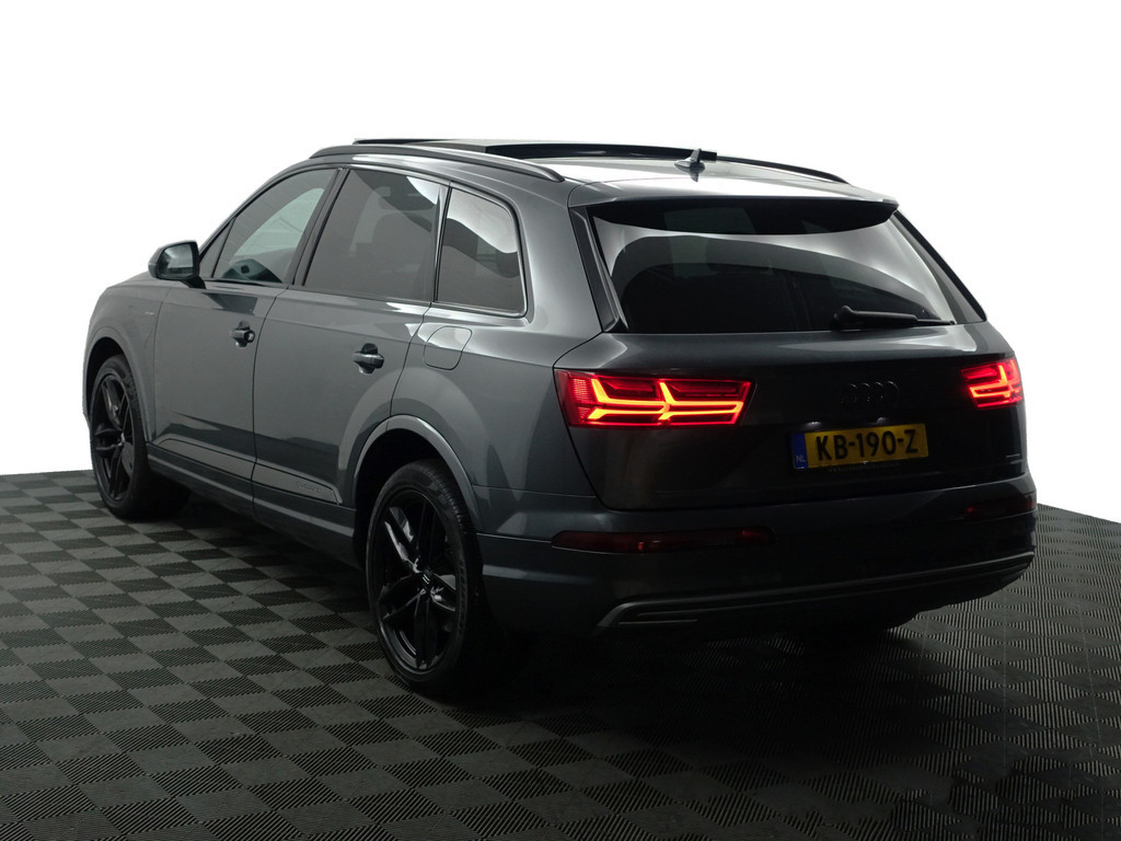 
								Audi Q7 3.0 TDI e-tron Quattro S Line Black Optic- Panoramadak, Luchtvering, Sfeerverlichting, Camera, Leder Sport Interieur vol									