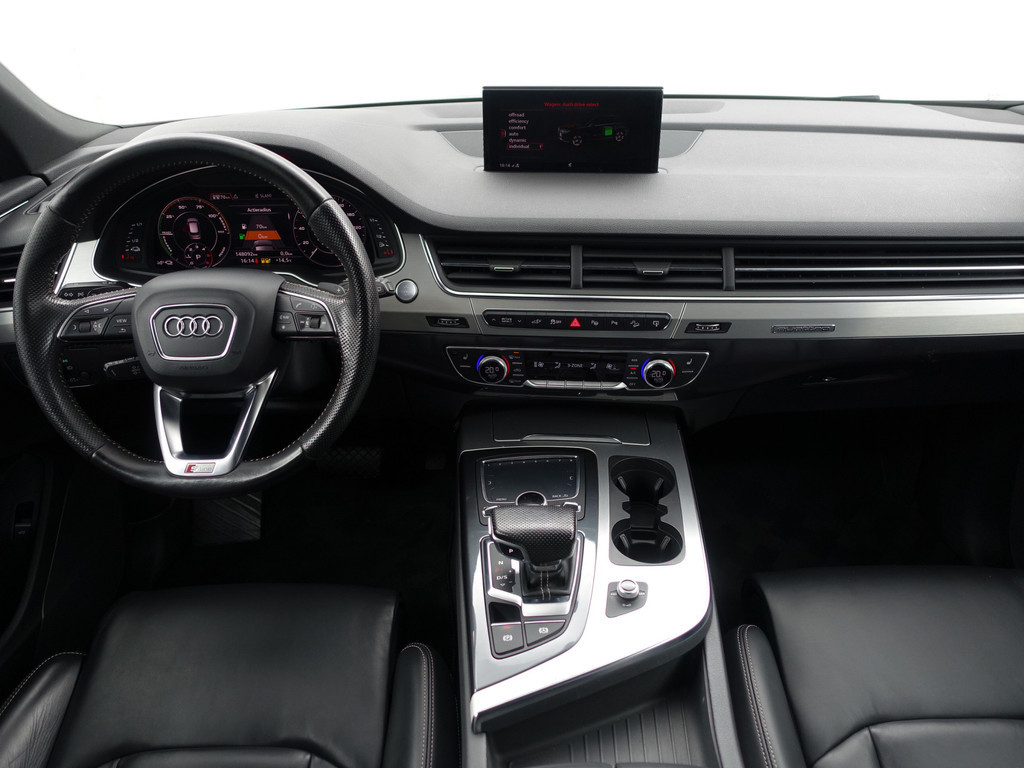 
								Audi Q7 3.0 TDI e-tron Quattro S Line Black Optic- Panoramadak, Luchtvering, Sfeerverlichting, Camera, Leder Sport Interieur vol									