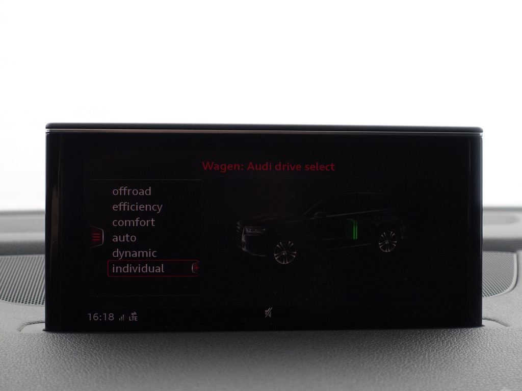 
								Audi Q7 3.0 TDI e-tron Quattro S Line Black Optic- Panoramadak, Luchtvering, Sfeerverlichting, Camera, Leder Sport Interieur vol									