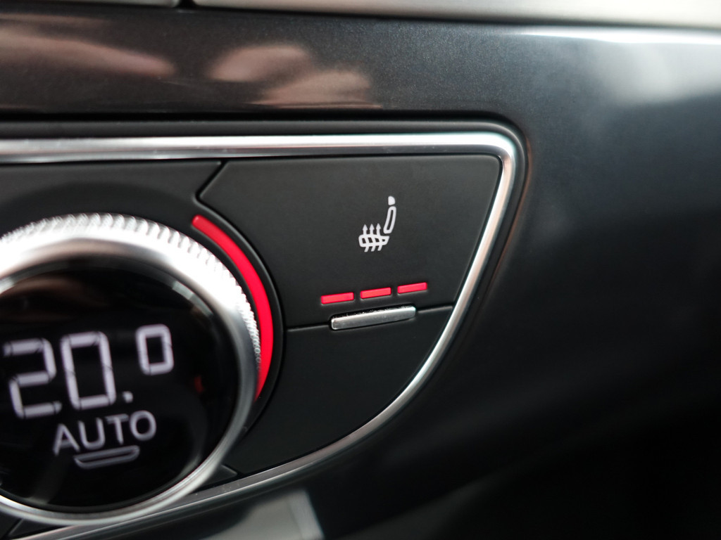 
								Audi Q7 3.0 TDI e-tron Quattro S Line Black Optic- Panoramadak, Luchtvering, Sfeerverlichting, Camera, Leder Sport Interieur vol									