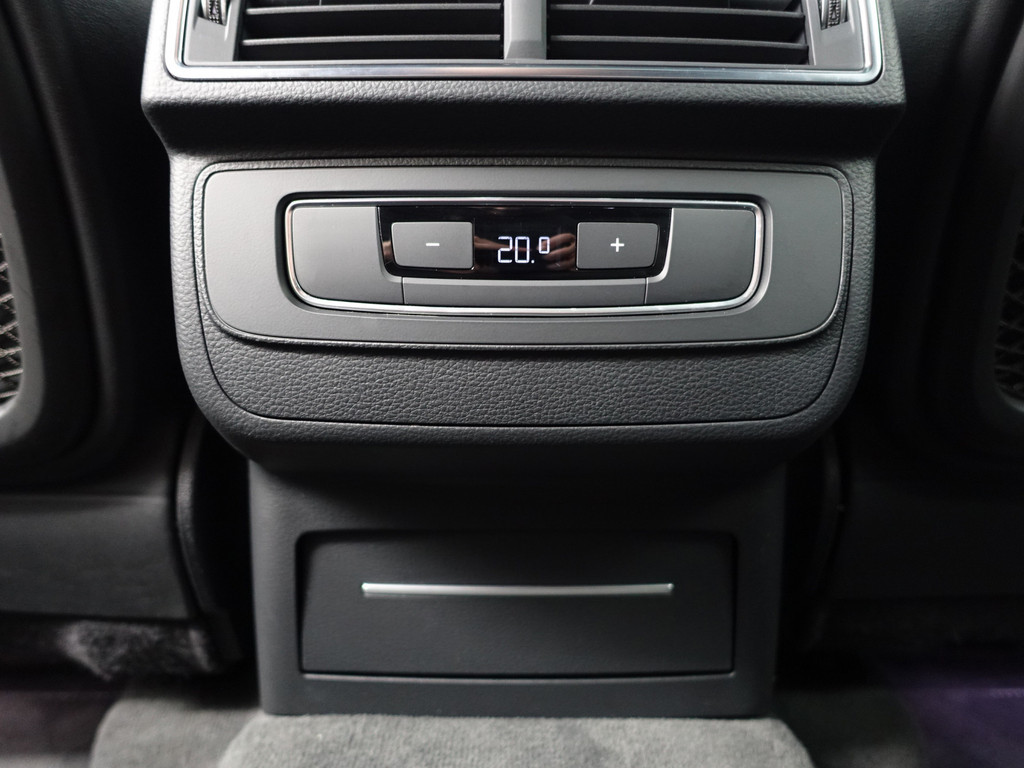 
								Audi Q7 3.0 TDI e-tron Quattro S Line Black Optic- Panoramadak, Luchtvering, Sfeerverlichting, Camera, Leder Sport Interieur vol									