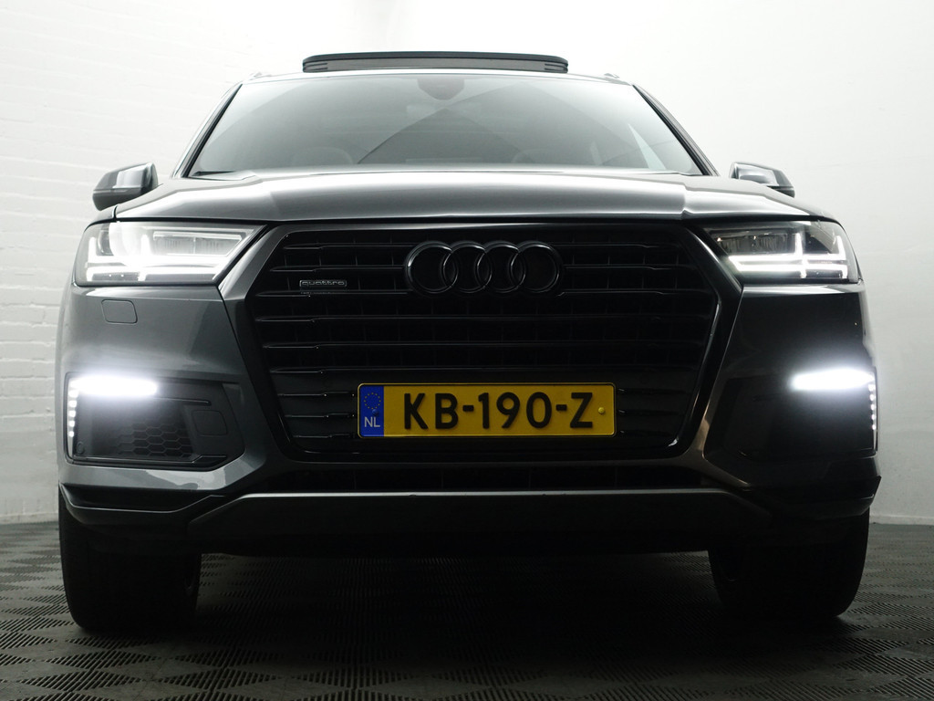 
								Audi Q7 3.0 TDI e-tron Quattro S Line Black Optic- Panoramadak, Luchtvering, Sfeerverlichting, Camera, Leder Sport Interieur vol									