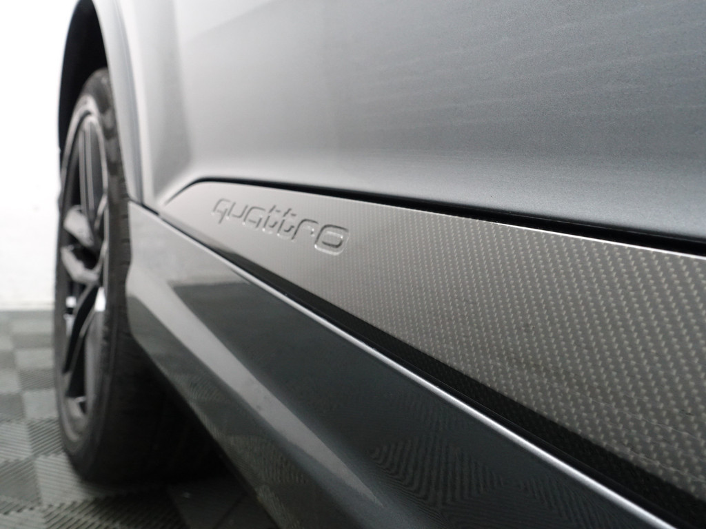 
								Audi Q7 3.0 TDI e-tron Quattro S Line Black Optic- Panoramadak, Luchtvering, Sfeerverlichting, Camera, Leder Sport Interieur vol									