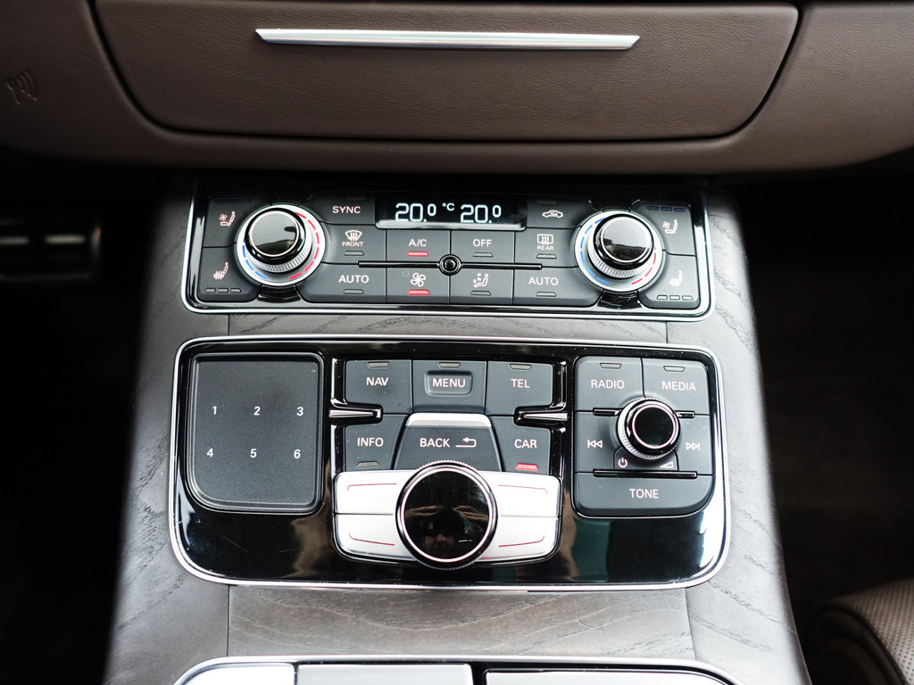 
								Audi A8 4.0 TFSI S8 Quattro Design selection- Stoelmassage, Head Up, Stoelventilatie, Alcantara interieur afwerking vol									
