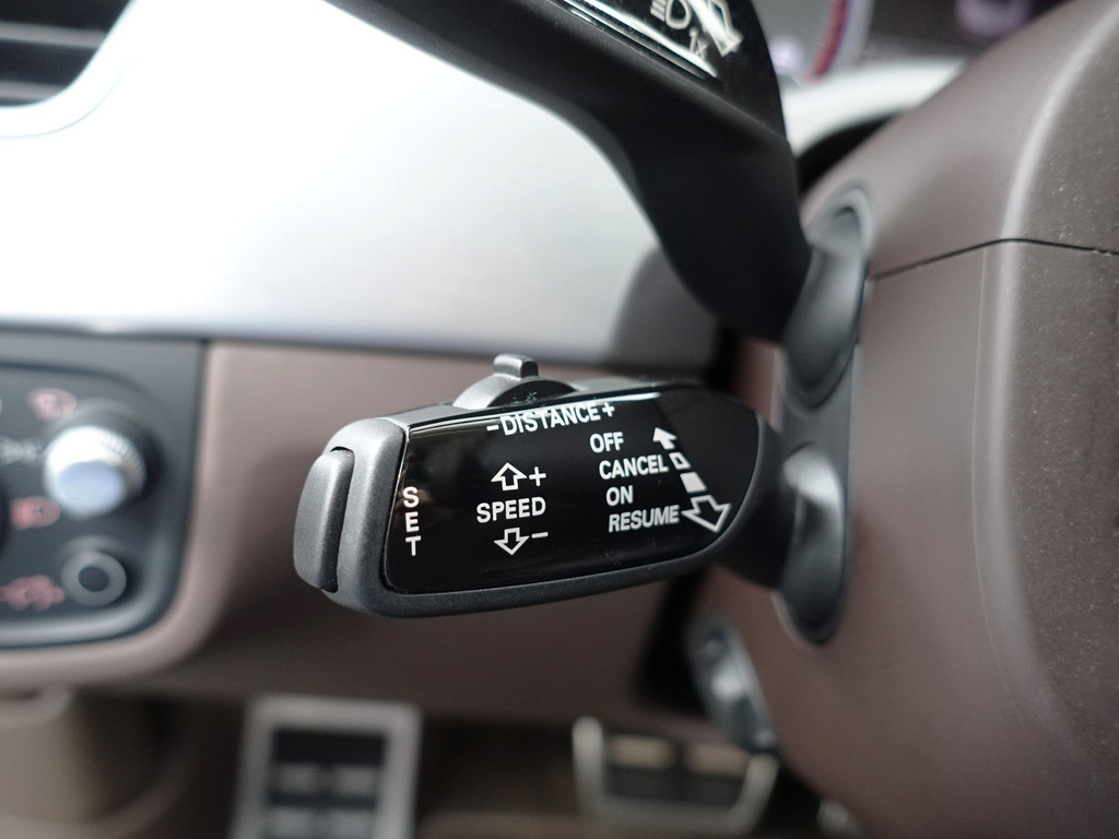 
								Audi A8 4.0 TFSI S8 Quattro Design selection- Stoelmassage, Head Up, Stoelventilatie, Alcantara interieur afwerking vol									