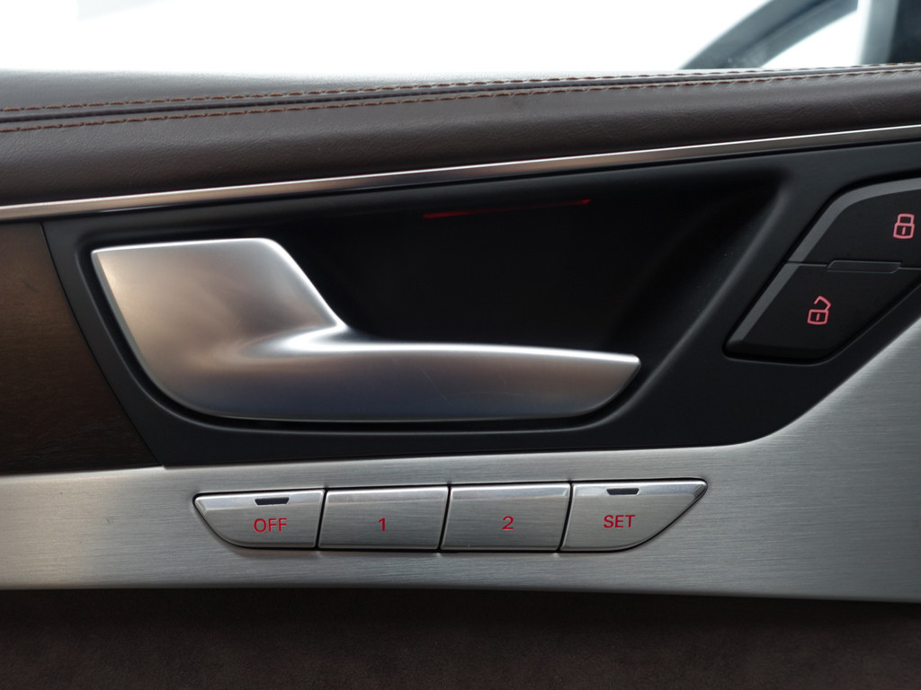 
								Audi A8 4.0 TFSI S8 Quattro Design selection- Stoelmassage, Head Up, Stoelventilatie, Alcantara interieur afwerking vol									