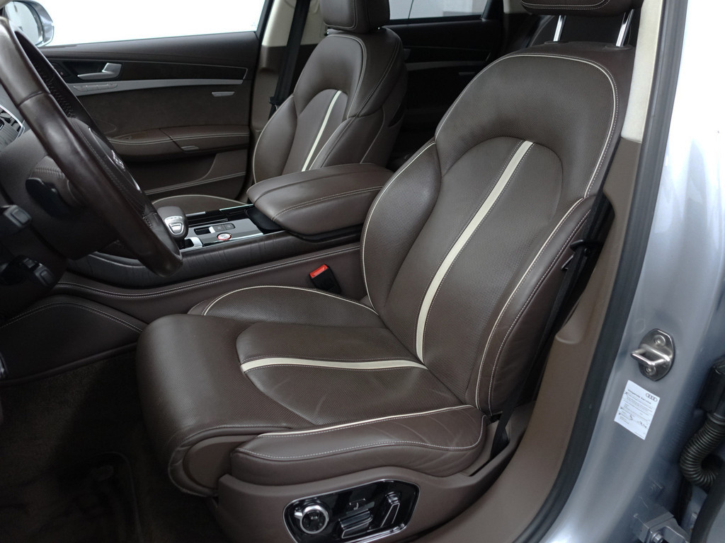
								Audi A8 4.0 TFSI S8 Quattro Design selection- Stoelmassage, Head Up, Stoelventilatie, Alcantara interieur afwerking vol									