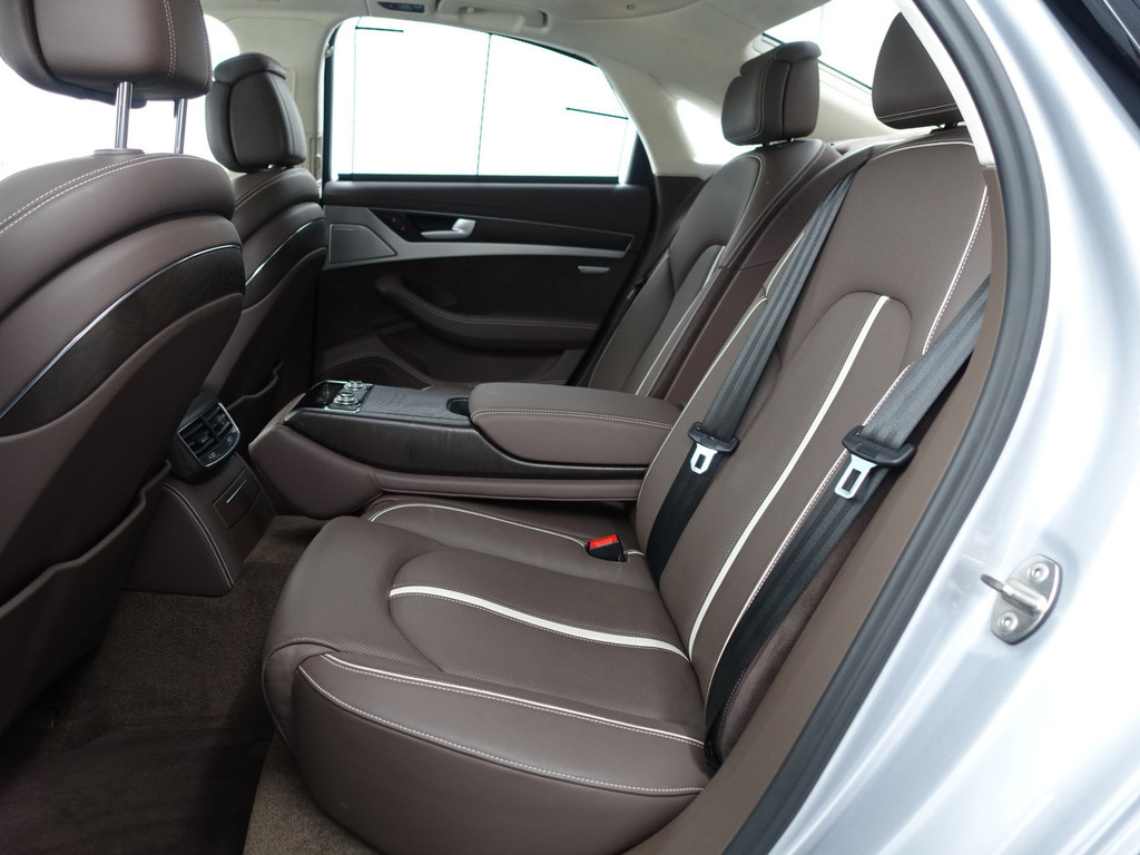 
								Audi A8 4.0 TFSI S8 Quattro Design selection- Stoelmassage, Head Up, Stoelventilatie, Alcantara interieur afwerking vol									