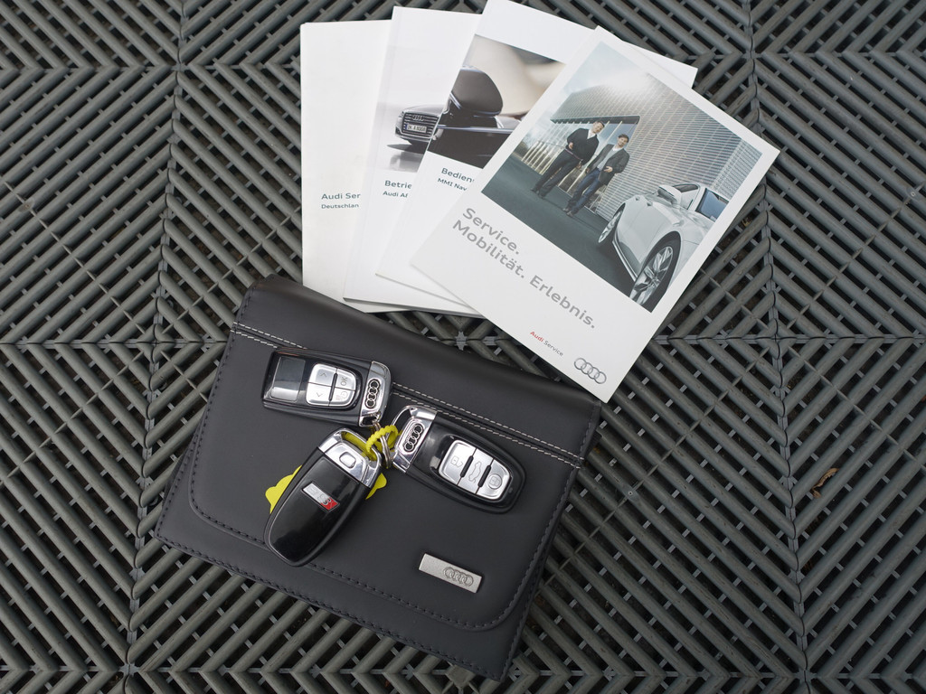 
								Audi A8 4.0 TFSI S8 Quattro Design selection- Stoelmassage, Head Up, Stoelventilatie, Alcantara interieur afwerking vol									