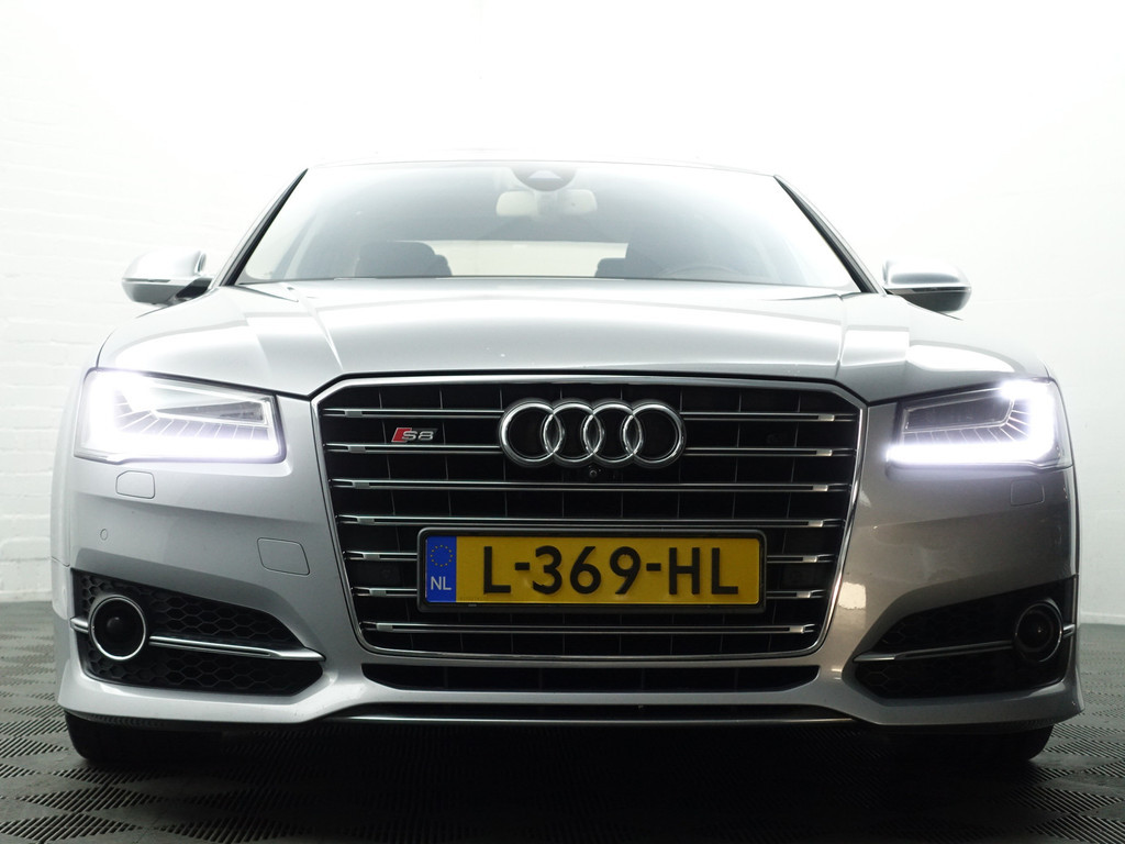
								Audi A8 4.0 TFSI S8 Quattro Design selection- Stoelmassage, Head Up, Stoelventilatie, Alcantara interieur afwerking vol									
