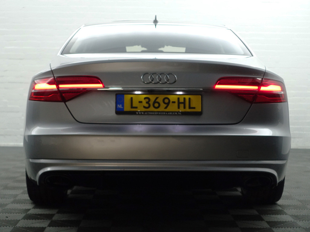 
								Audi A8 4.0 TFSI S8 Quattro Design selection- Stoelmassage, Head Up, Stoelventilatie, Alcantara interieur afwerking vol									