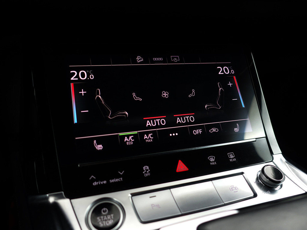 
								Audi e-tron 55 quattro S edition 95 kWh- Panoramadak, Bang Olufsen, Sfeerverlichting, Memory, CarPlay, Leder Interieur vol									