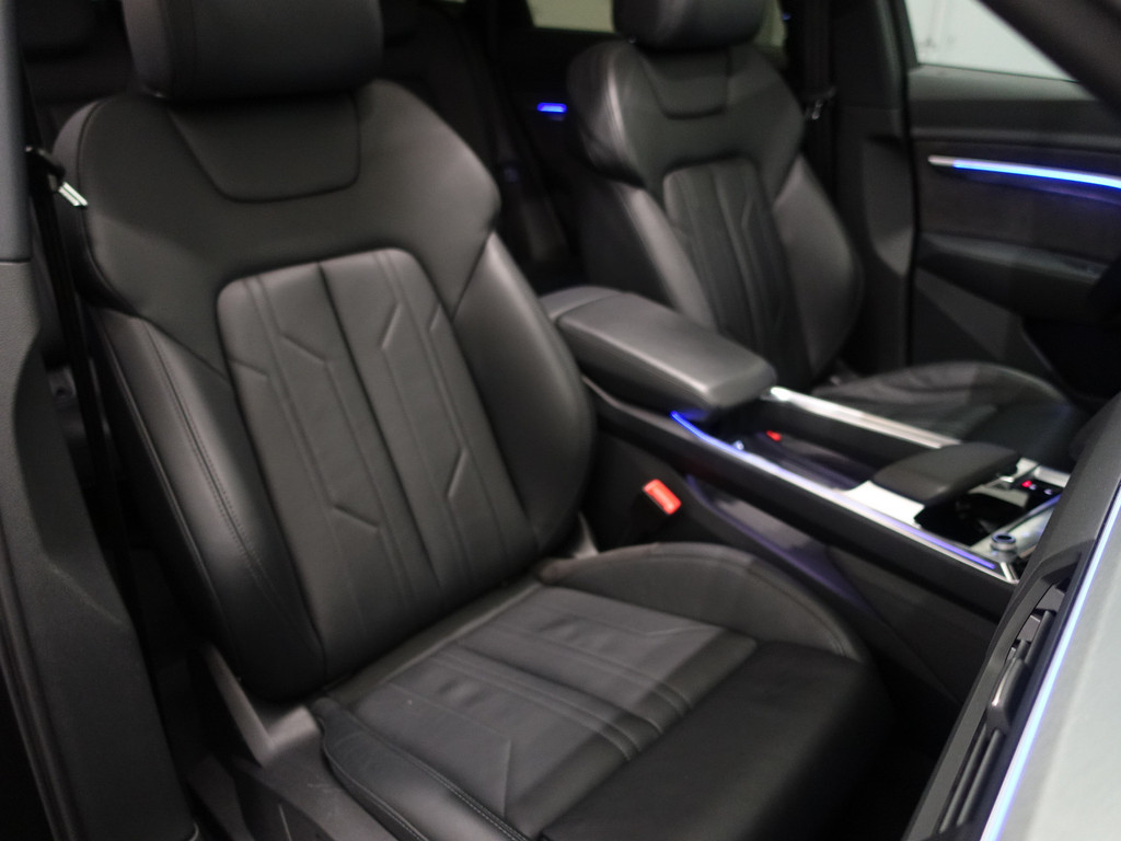 
Audi e-tron 55 quattro S Competition Edition 95 kWh Panodak, Bang Olufsen, 360 Camera, Sfeerverlichting, Xenon led matrix vol									