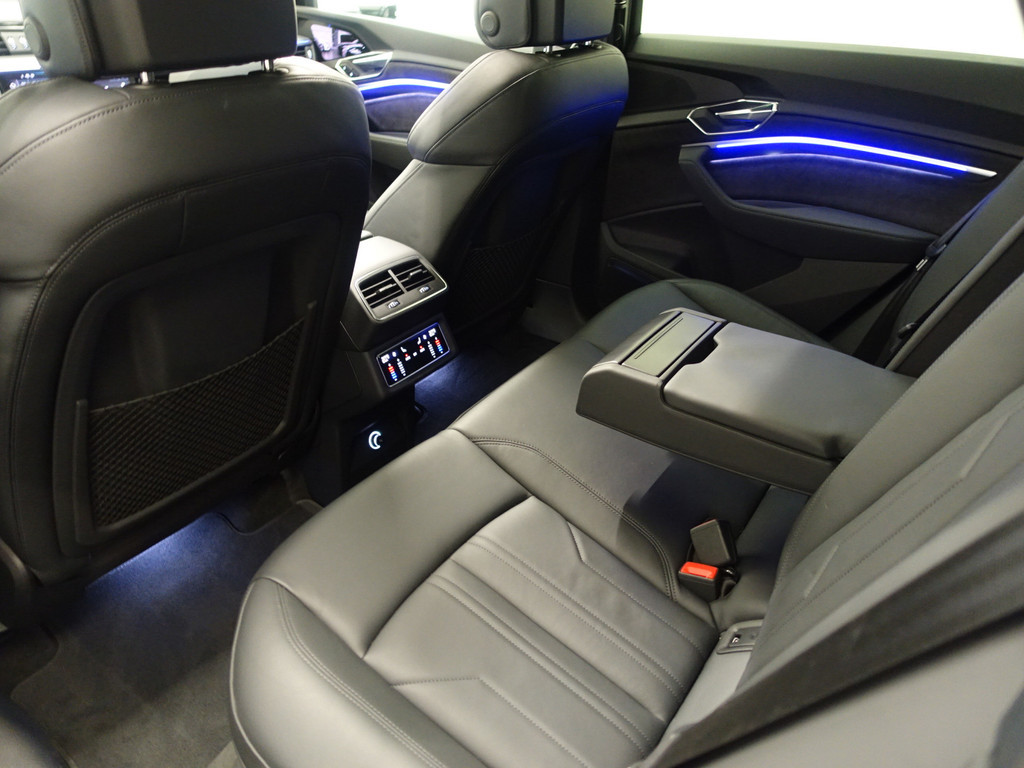 
Audi e-tron 55 quattro S Competition Edition 95 kWh Panodak, Bang Olufsen, 360 Camera, Sfeerverlichting, Xenon led matrix vol									